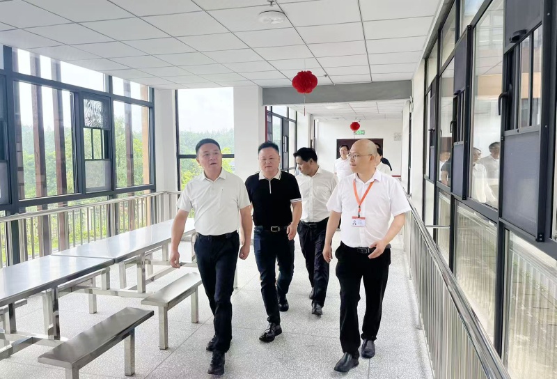 副县长涂亚鹏带队督导高桥康乃馨颐养园安全生产 为老服务提质增效获认可 